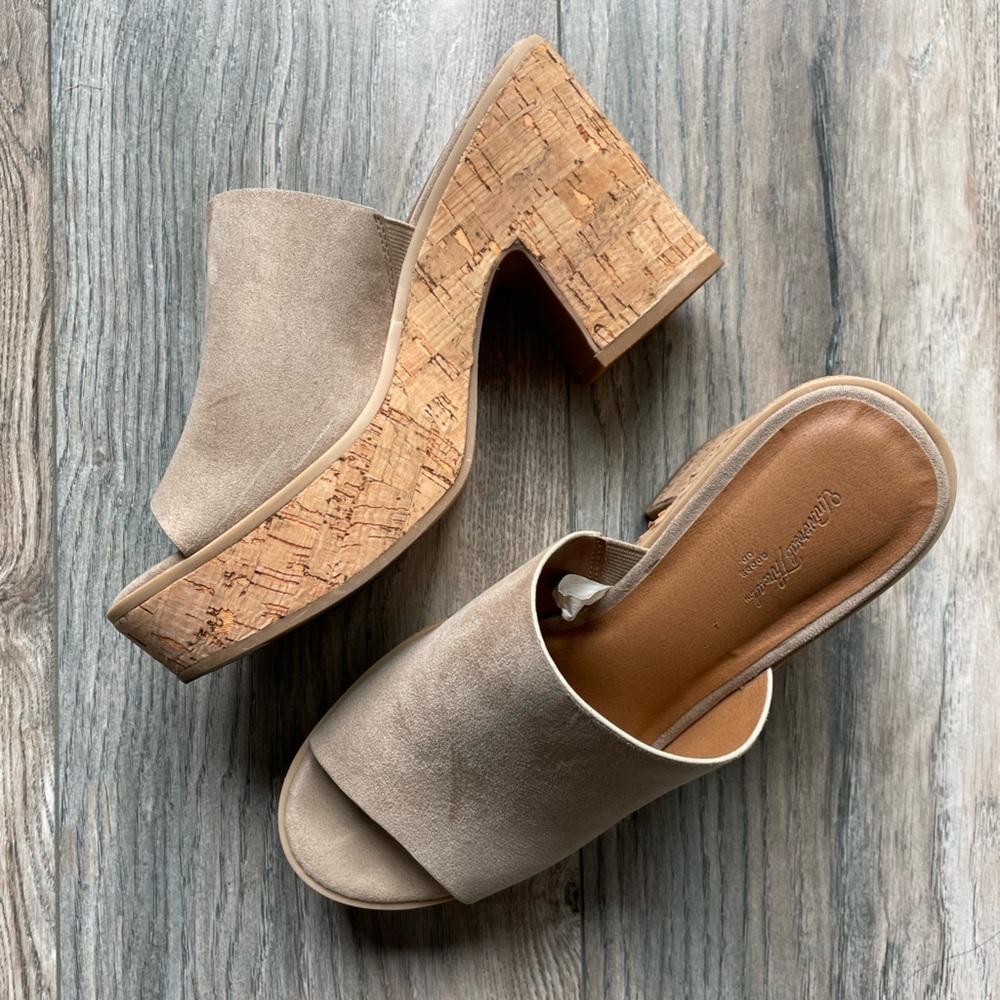 Like New Target Platform Mule Heels